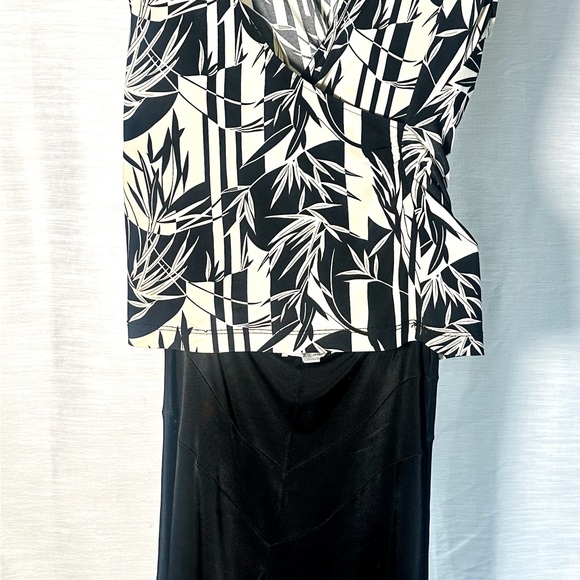 BCBG TOP - Picture 3 of 3